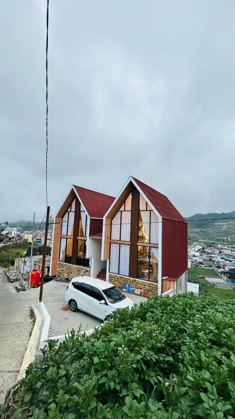 Sun Farm Dieng Villa *